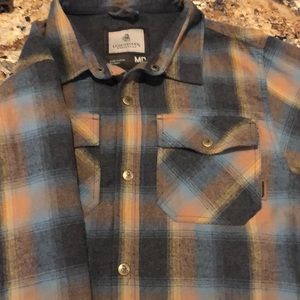 Lines flannel like new